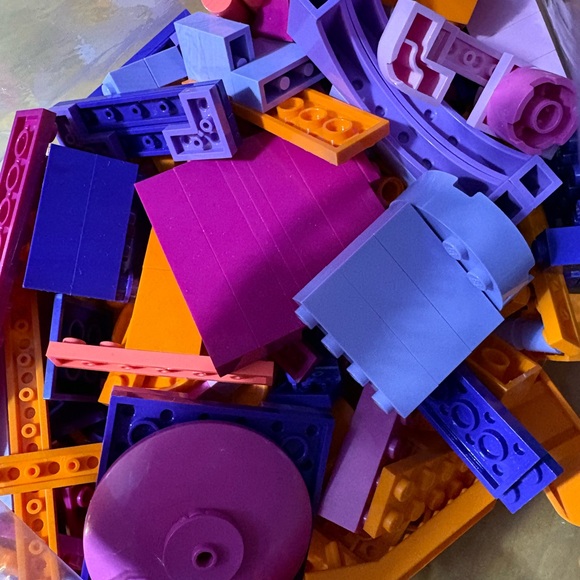 LEGO Translucent + Pastel Pieces - Picture 5 of 5